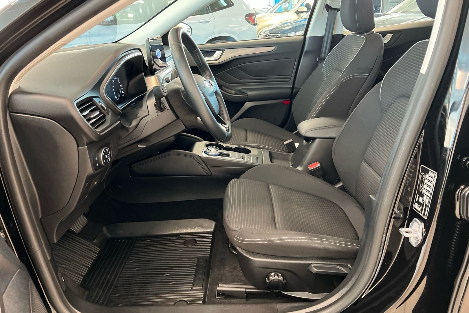 Ford Focus iso kuva 8