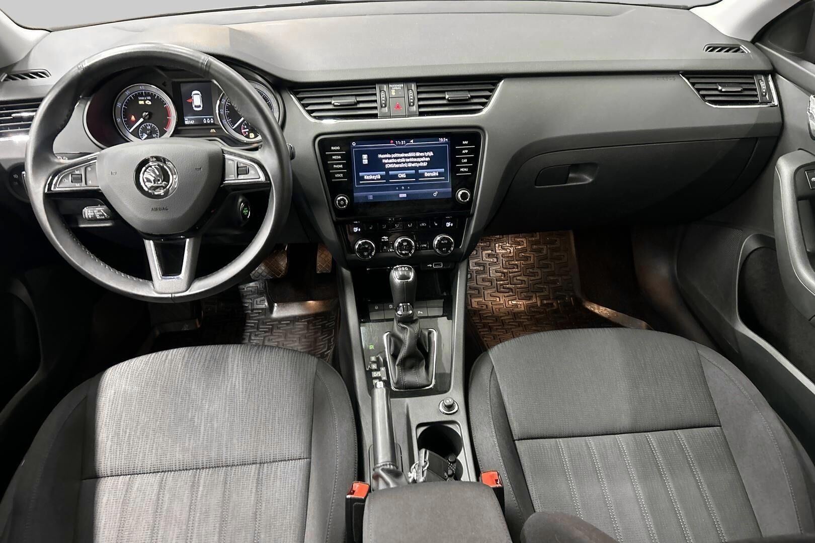 Skoda Octavia iso kuva 10