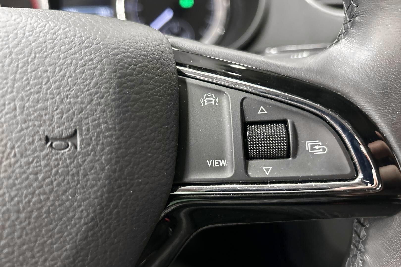 Skoda Octavia iso kuva 16