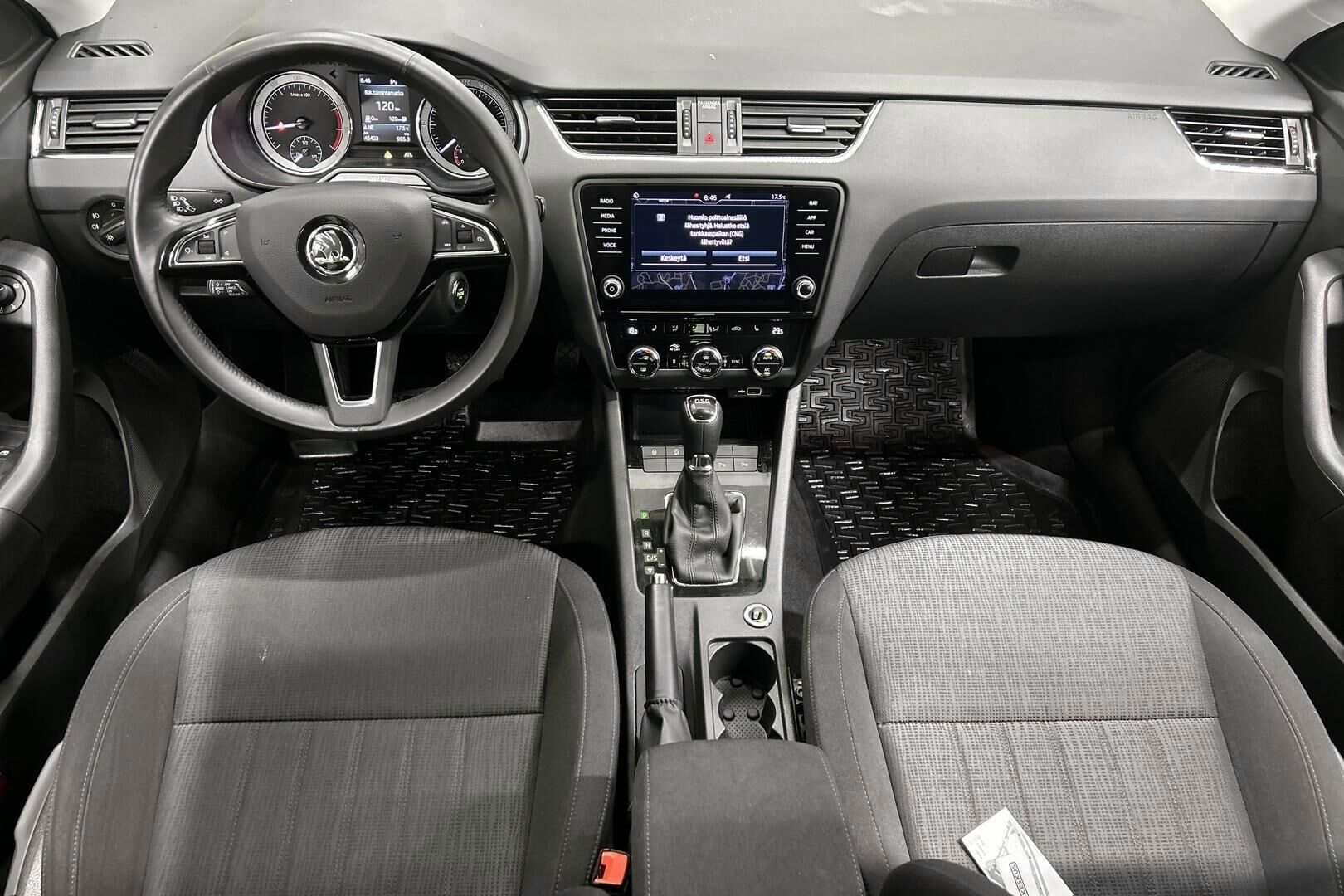Skoda Octavia iso kuva 9
