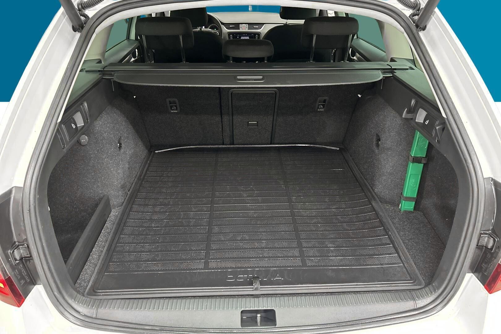 Skoda Octavia iso kuva 10