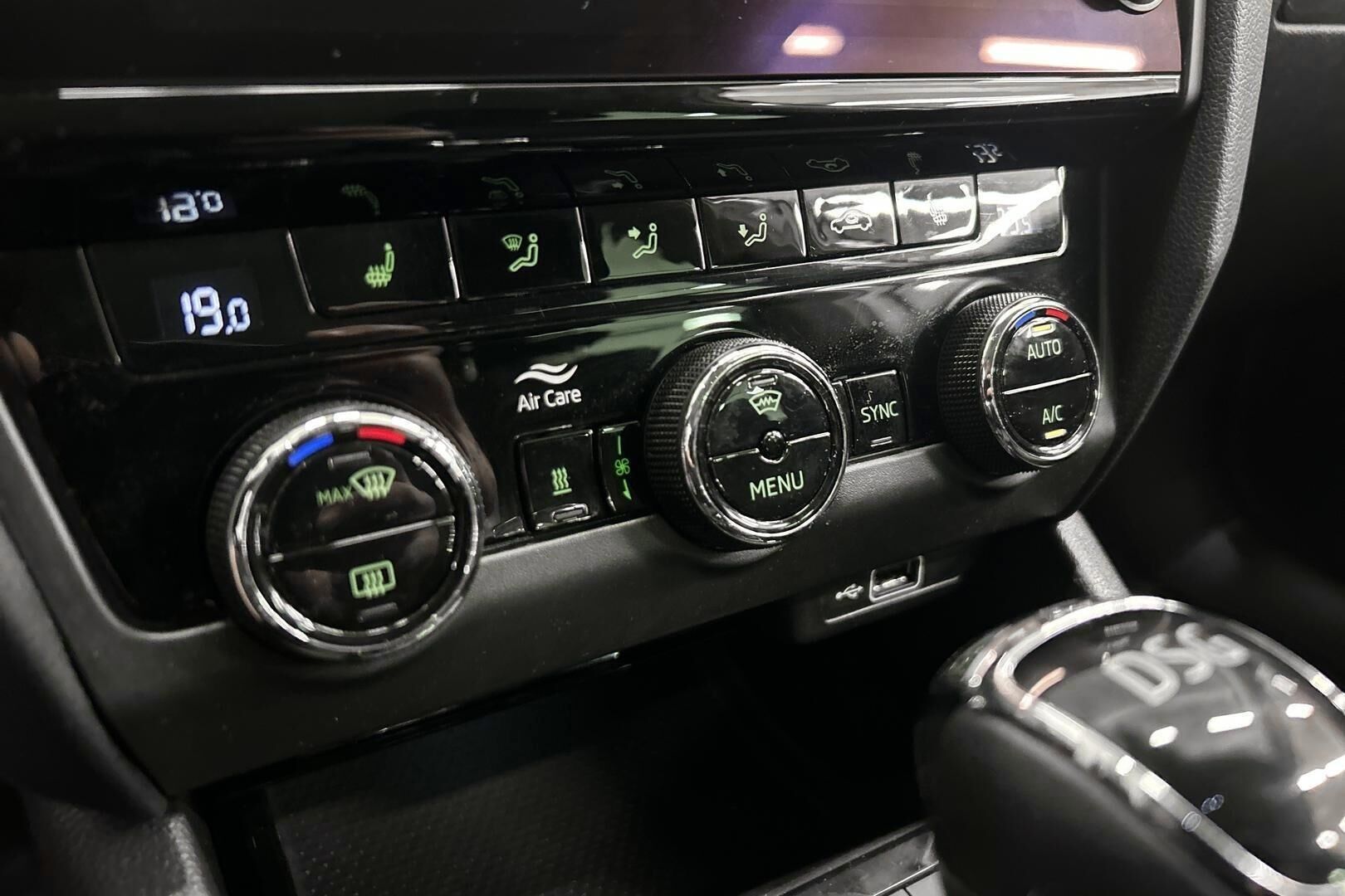 Skoda Octavia iso kuva 19