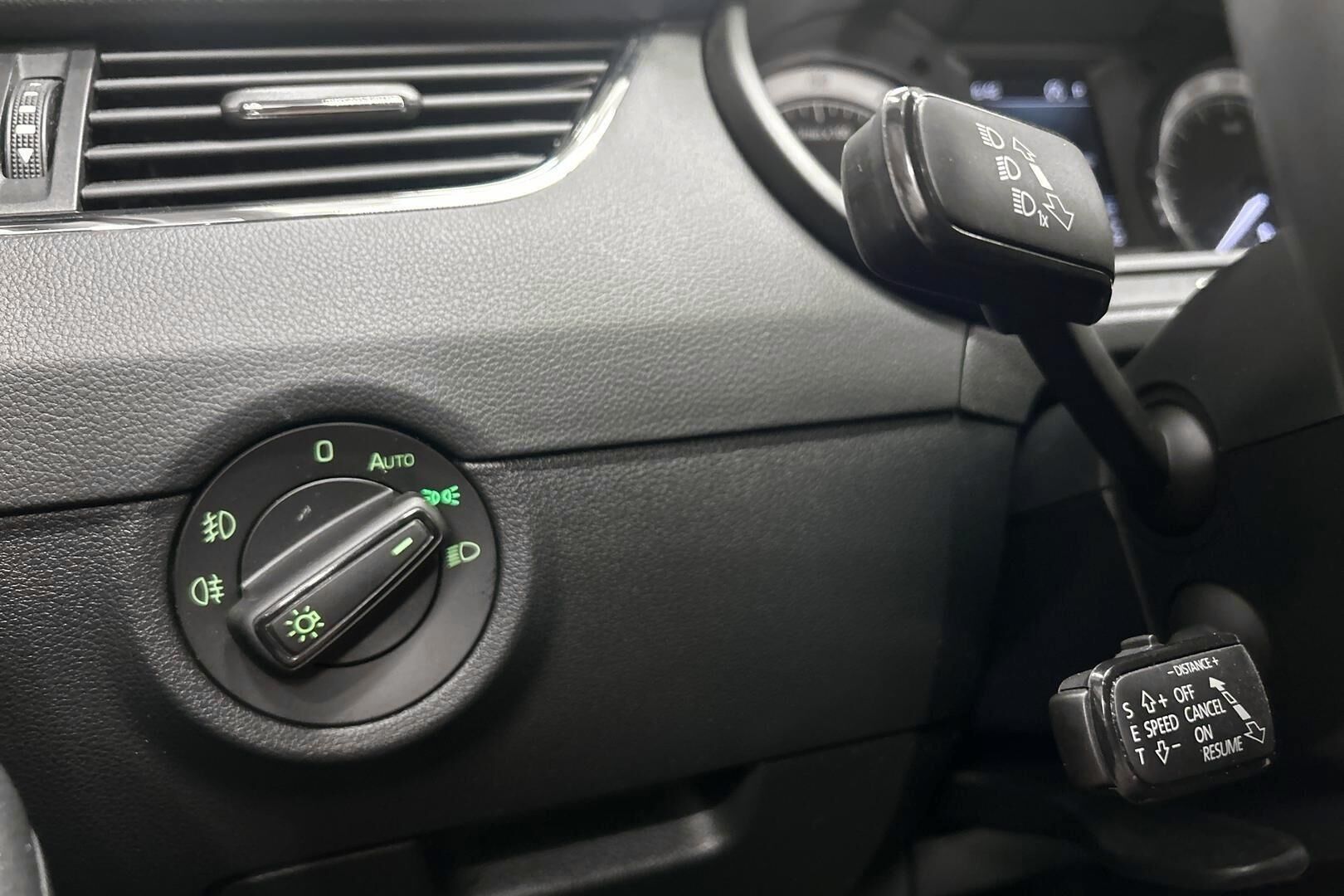 Skoda Octavia iso kuva 20