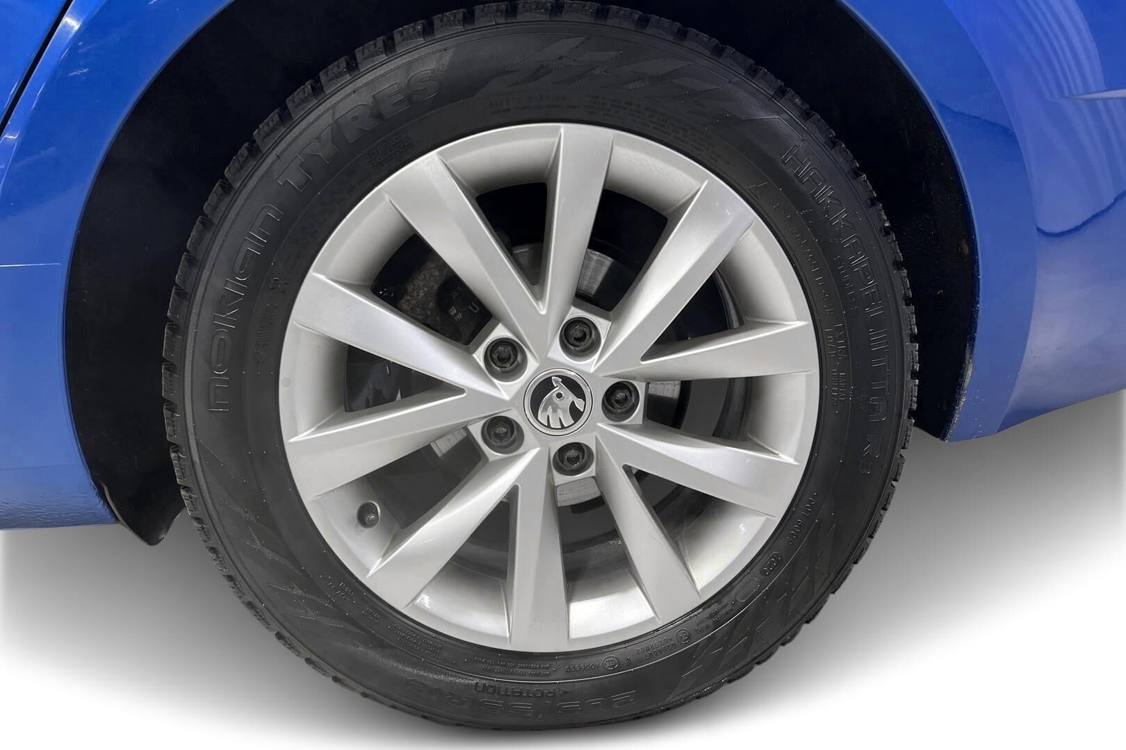 Skoda Octavia iso kuva 13