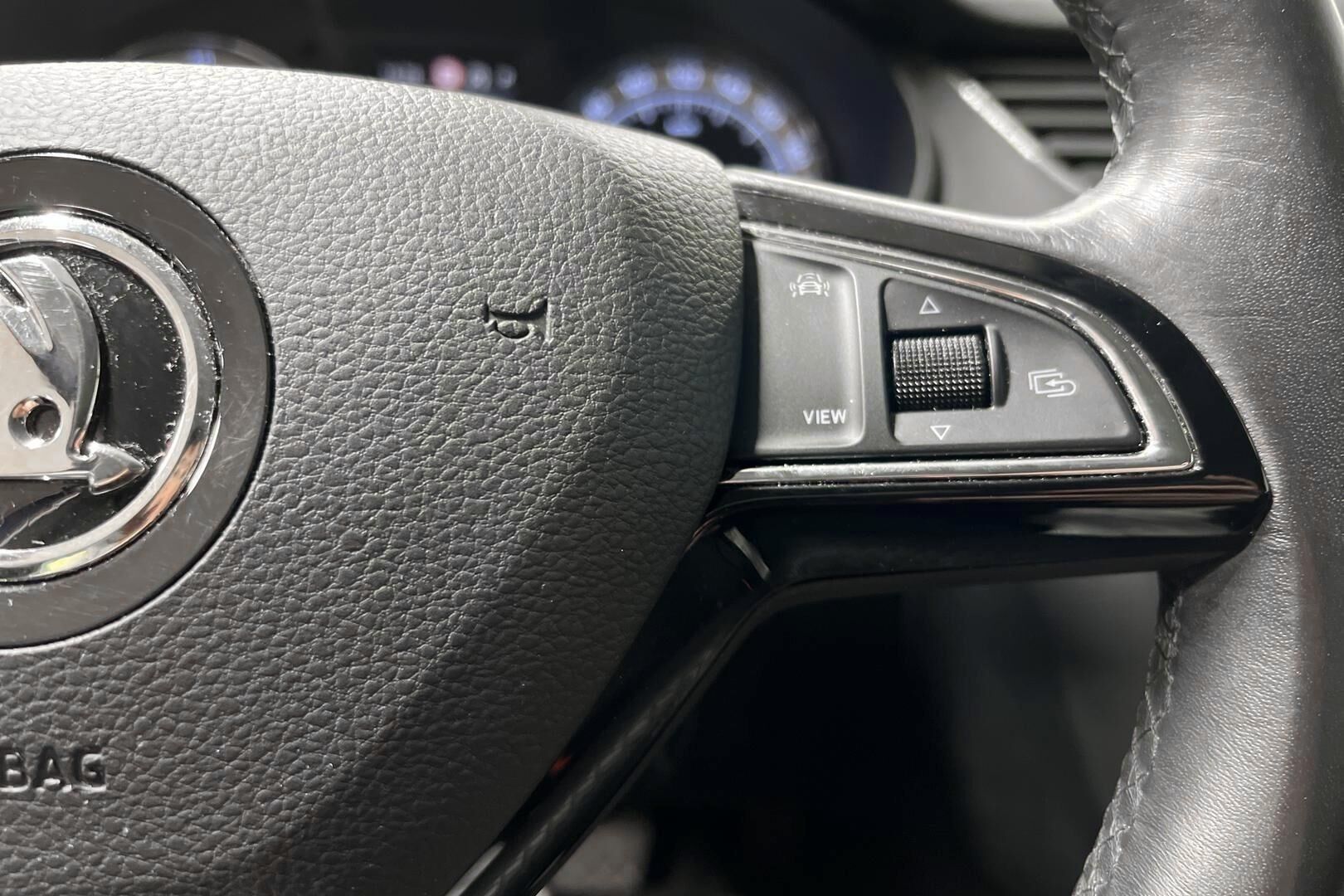 Skoda Octavia iso kuva 17