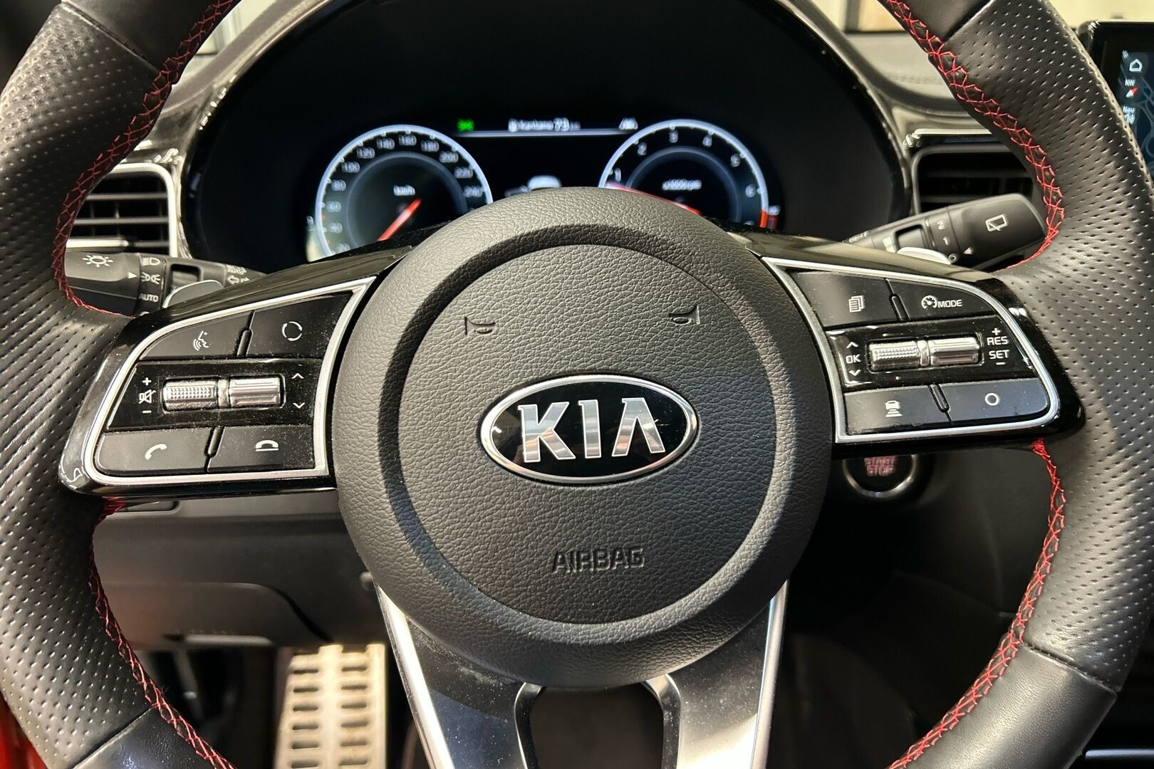 Kia ProCeed iso kuva 19