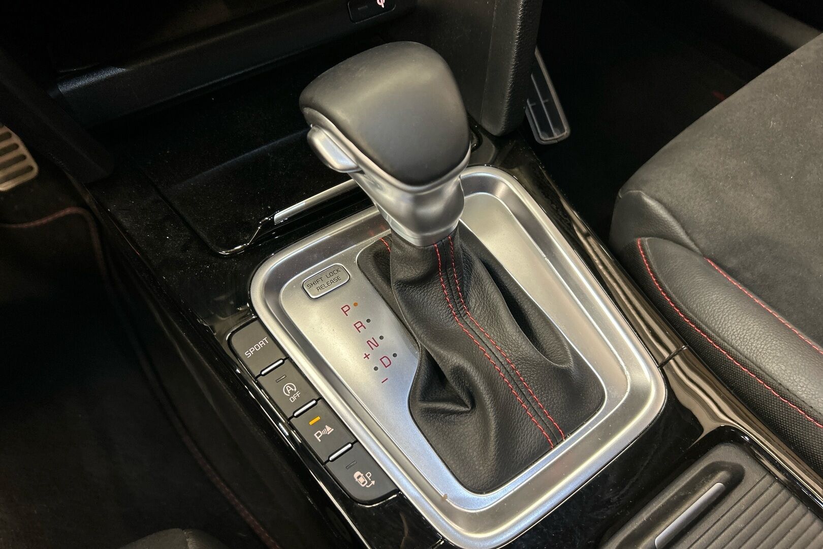 Kia ProCeed iso kuva 23