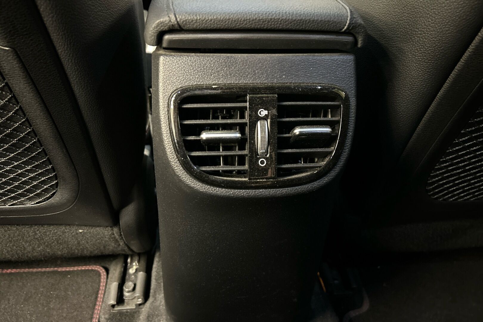 Kia ProCeed iso kuva 24