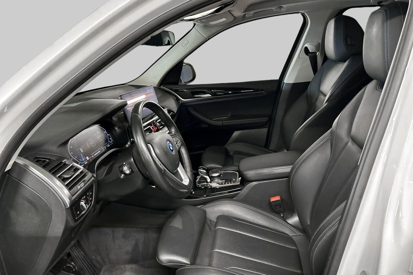 BMW X3 iso kuva 8