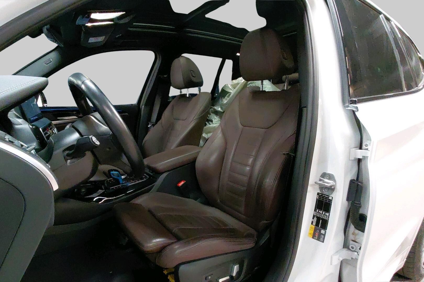 BMW iX3 iso kuva 2
