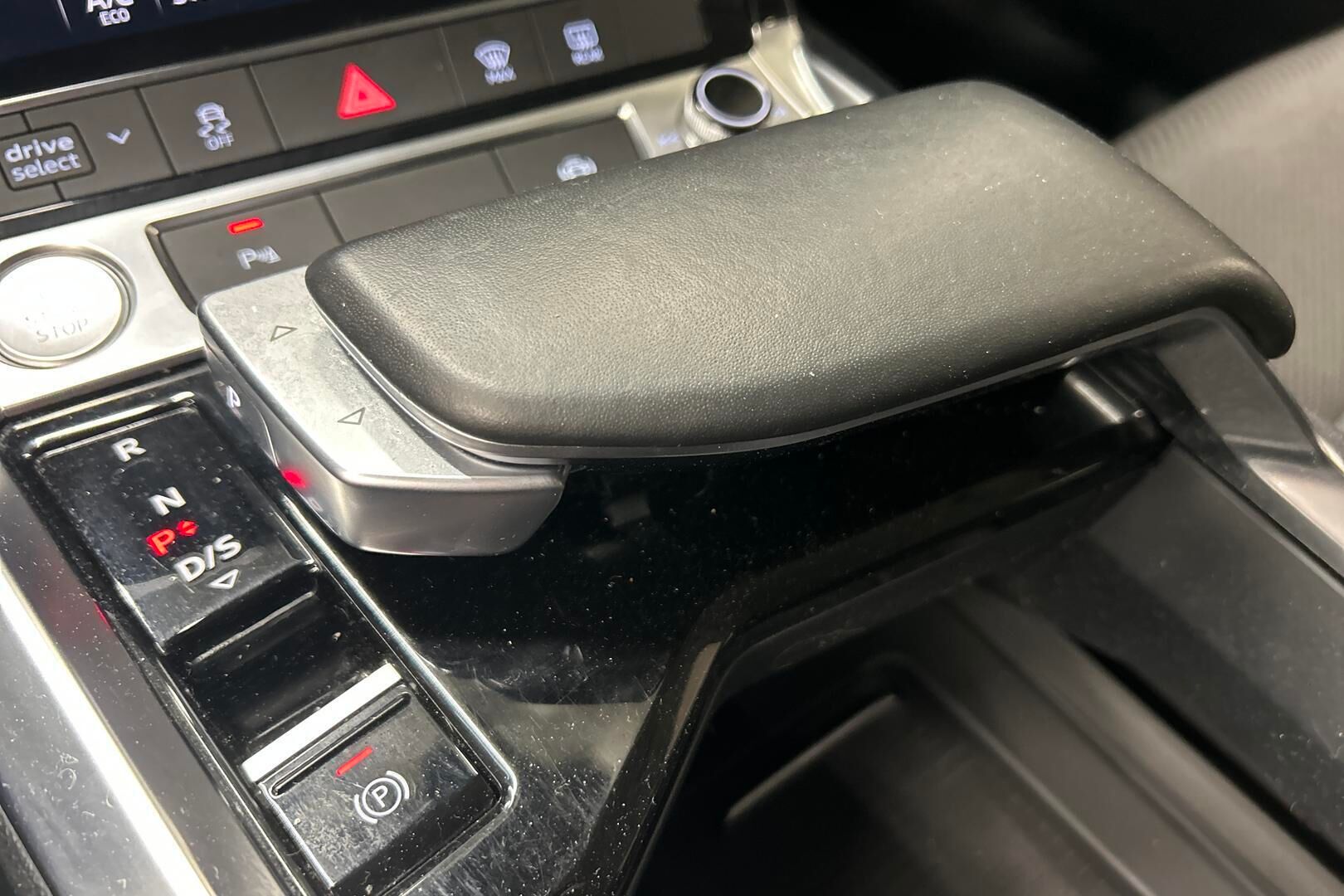 Audi e-tron iso kuva 22