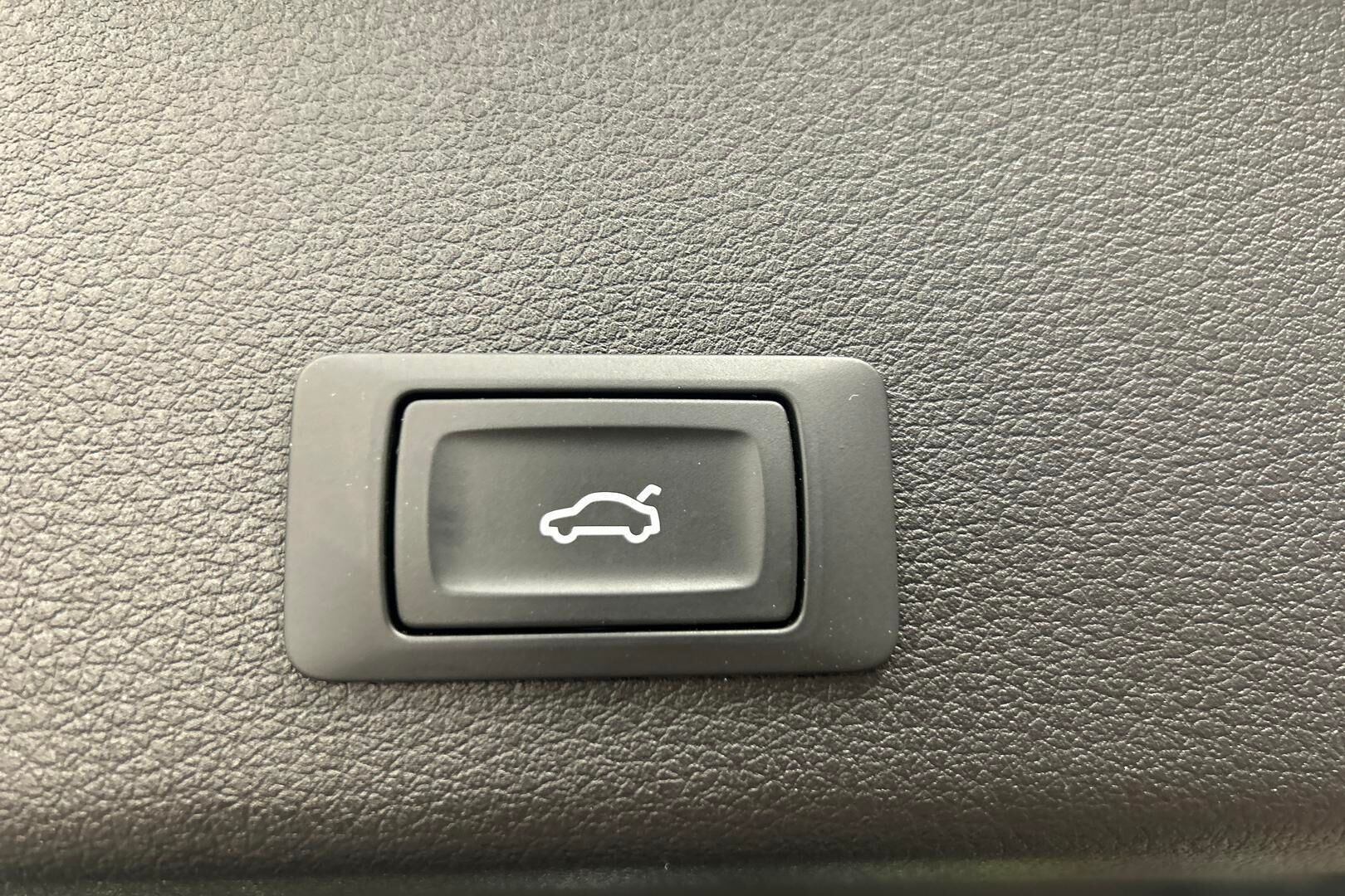 Audi e-tron iso kuva 24