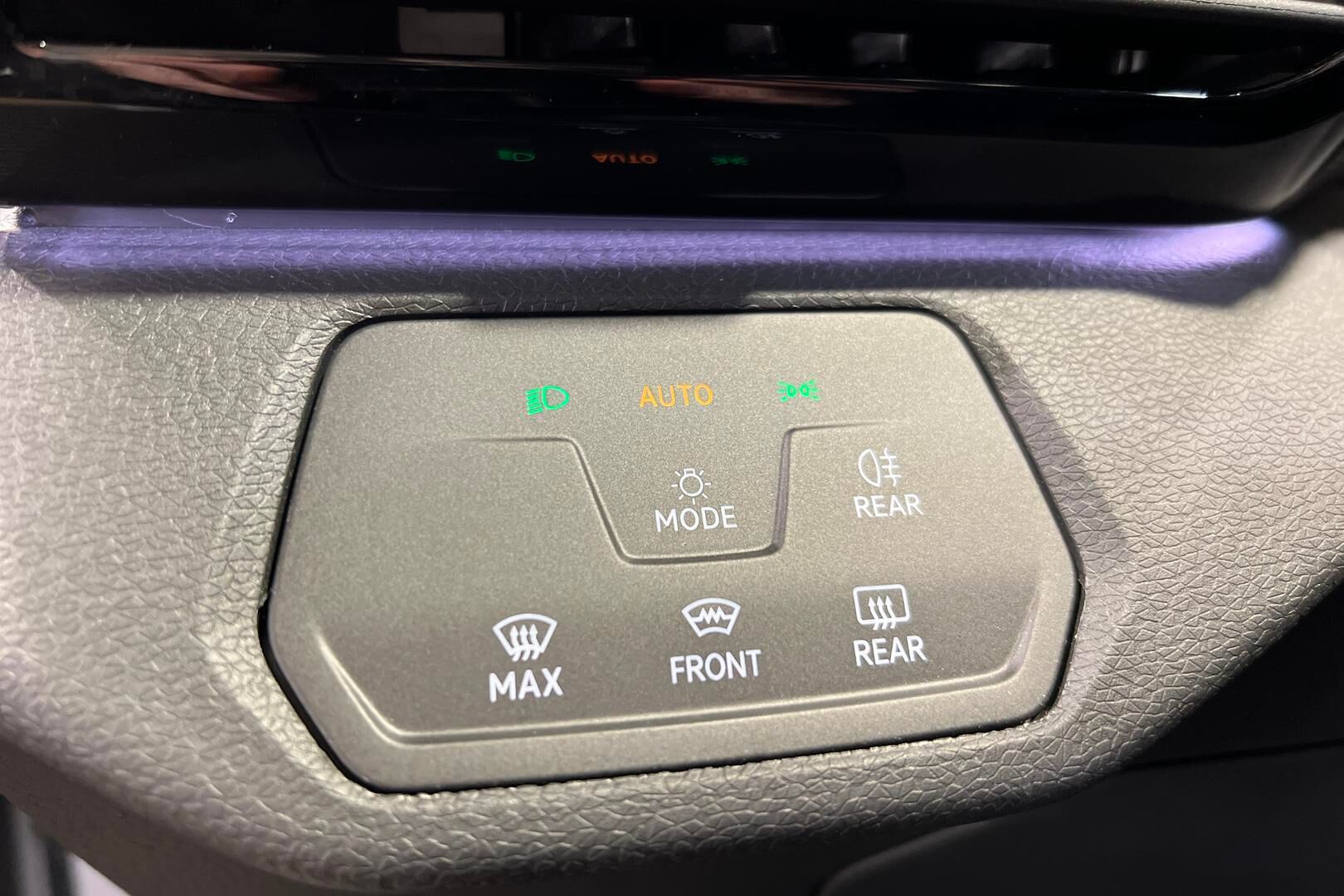 Volkswagen ID.4 iso kuva 13