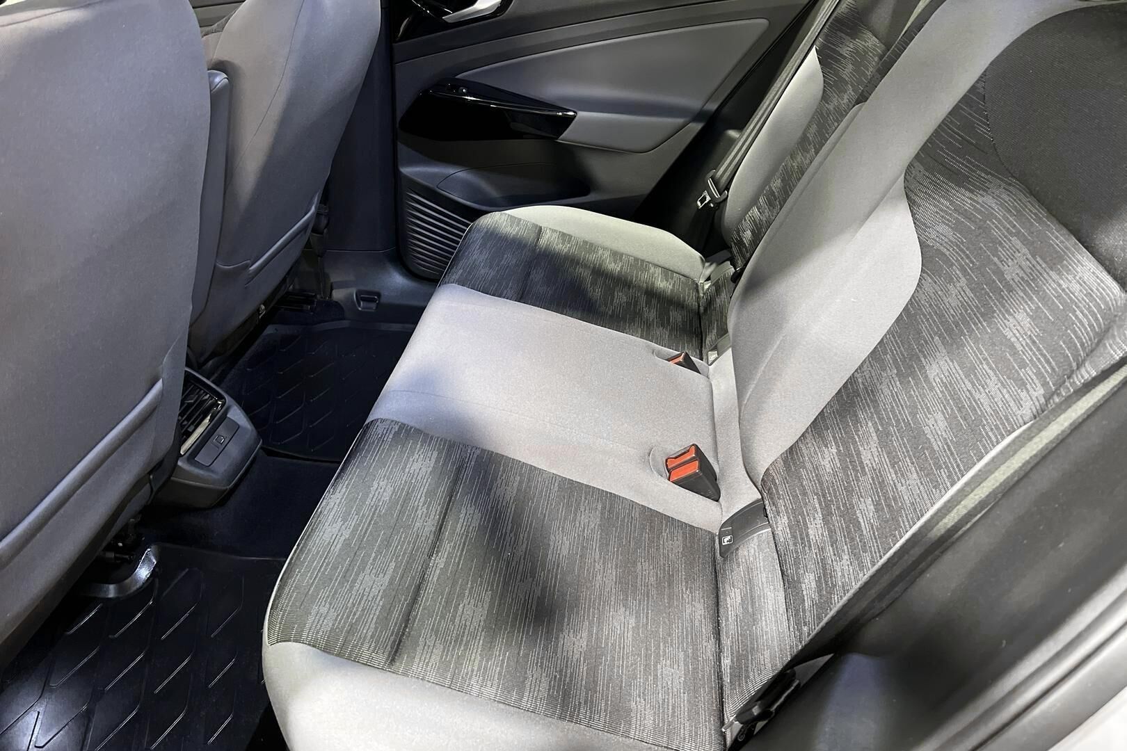 Volkswagen ID.4 iso kuva 9