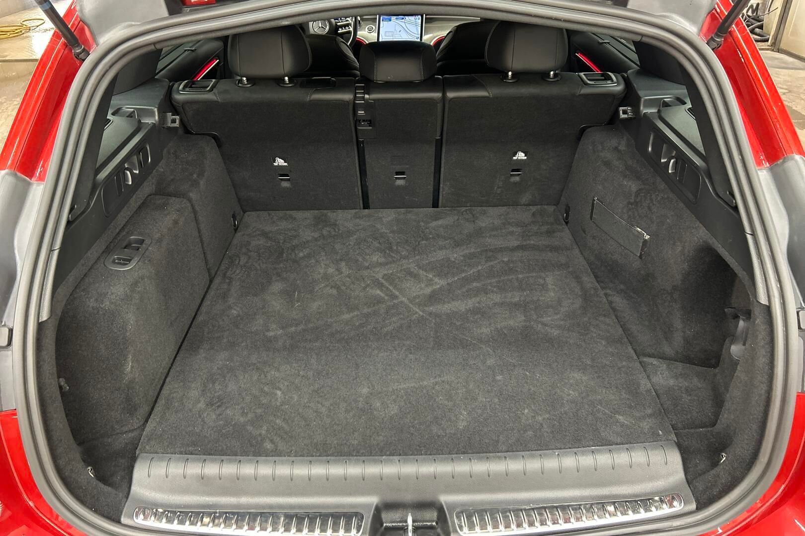 Mercedes-Benz C iso kuva 11