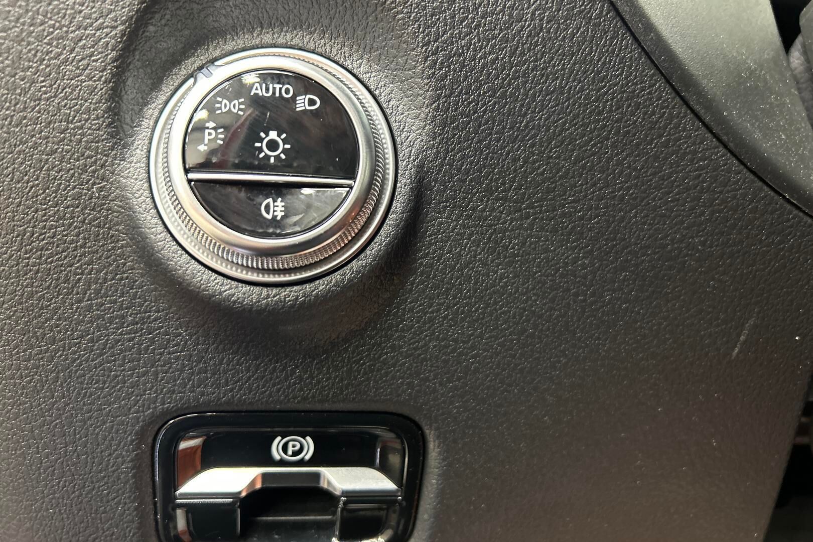 Mercedes-Benz C iso kuva 18