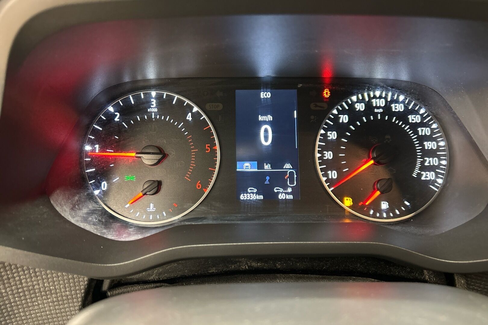 Nissan Primastar iso kuva 15
