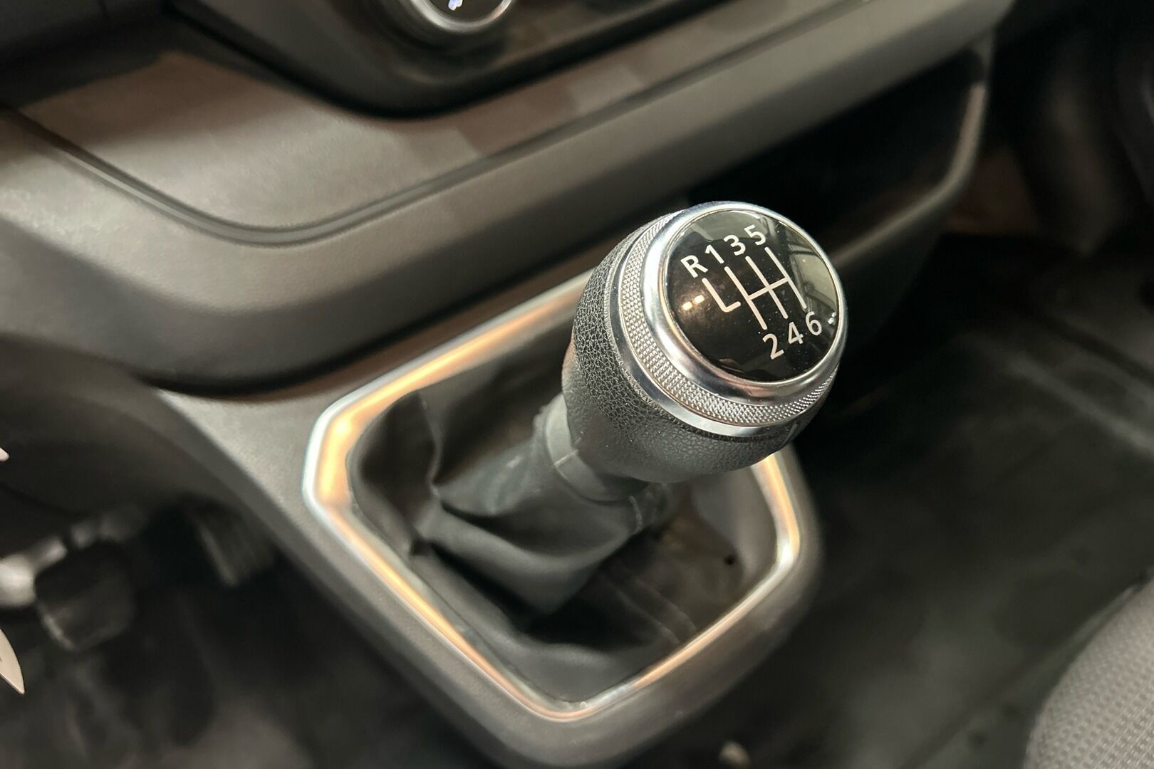 Nissan Primastar iso kuva 19