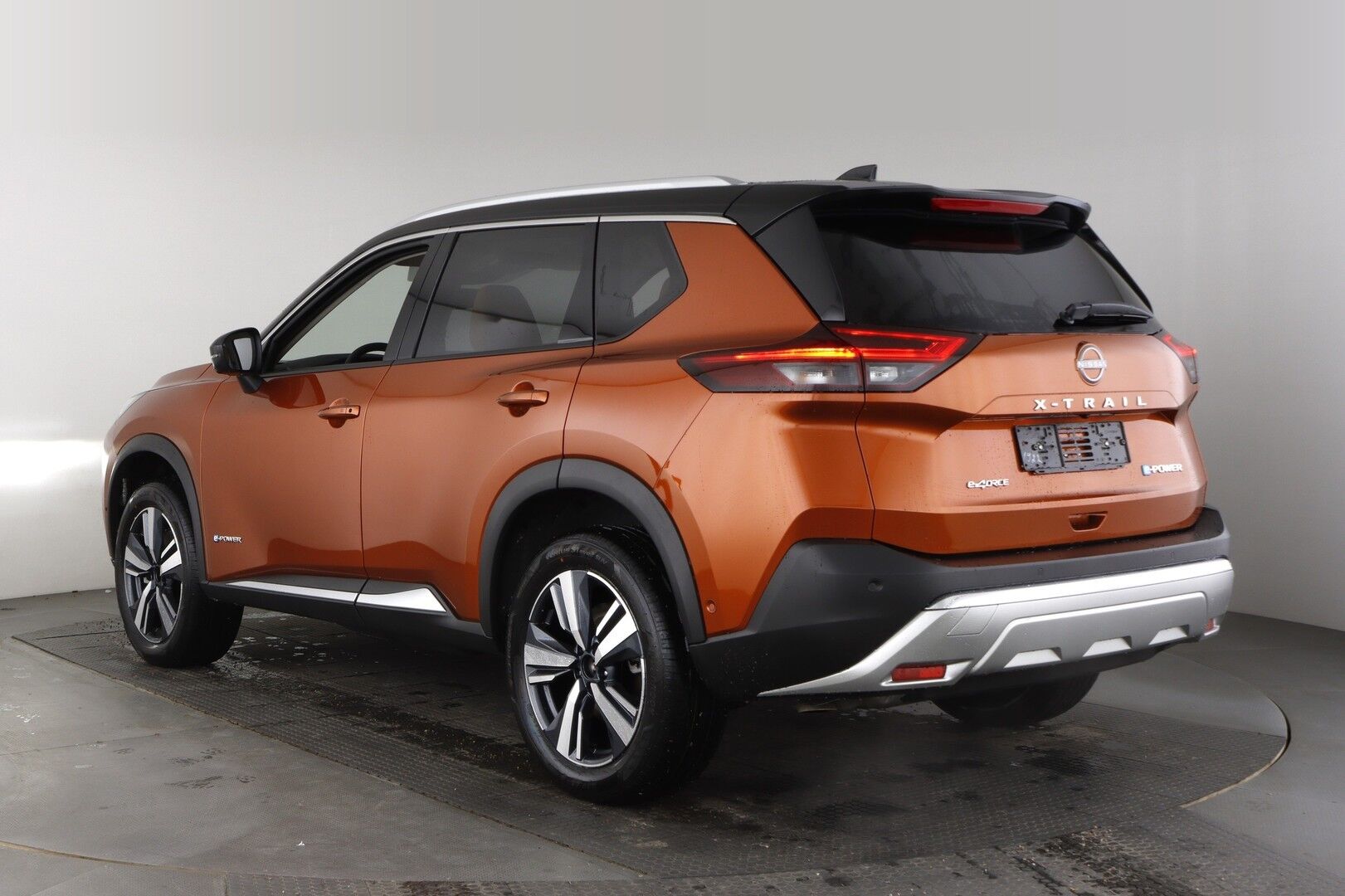 Nissan X-Trail iso kuva 9