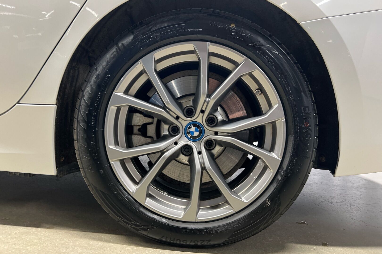 BMW 3-sarja iso kuva 9