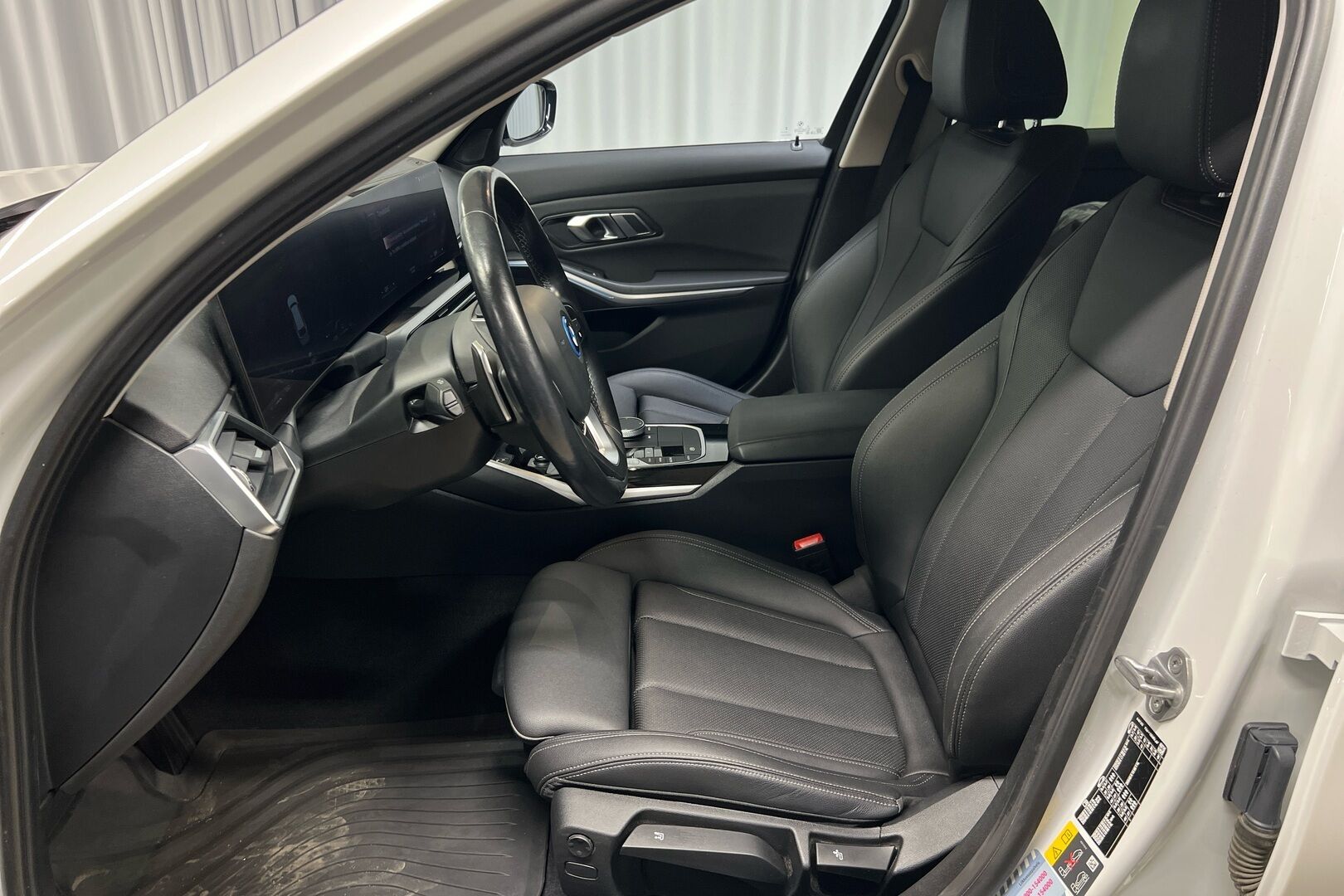 BMW 3-sarja iso kuva 6