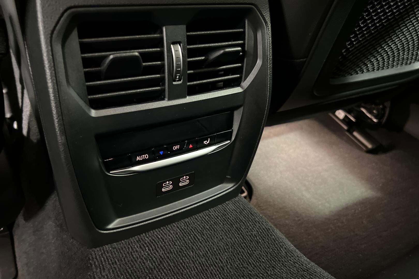 BMW i4 M50 iso kuva 14
