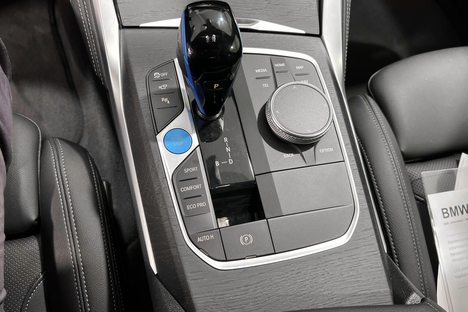 BMW i4 M50 iso kuva 18