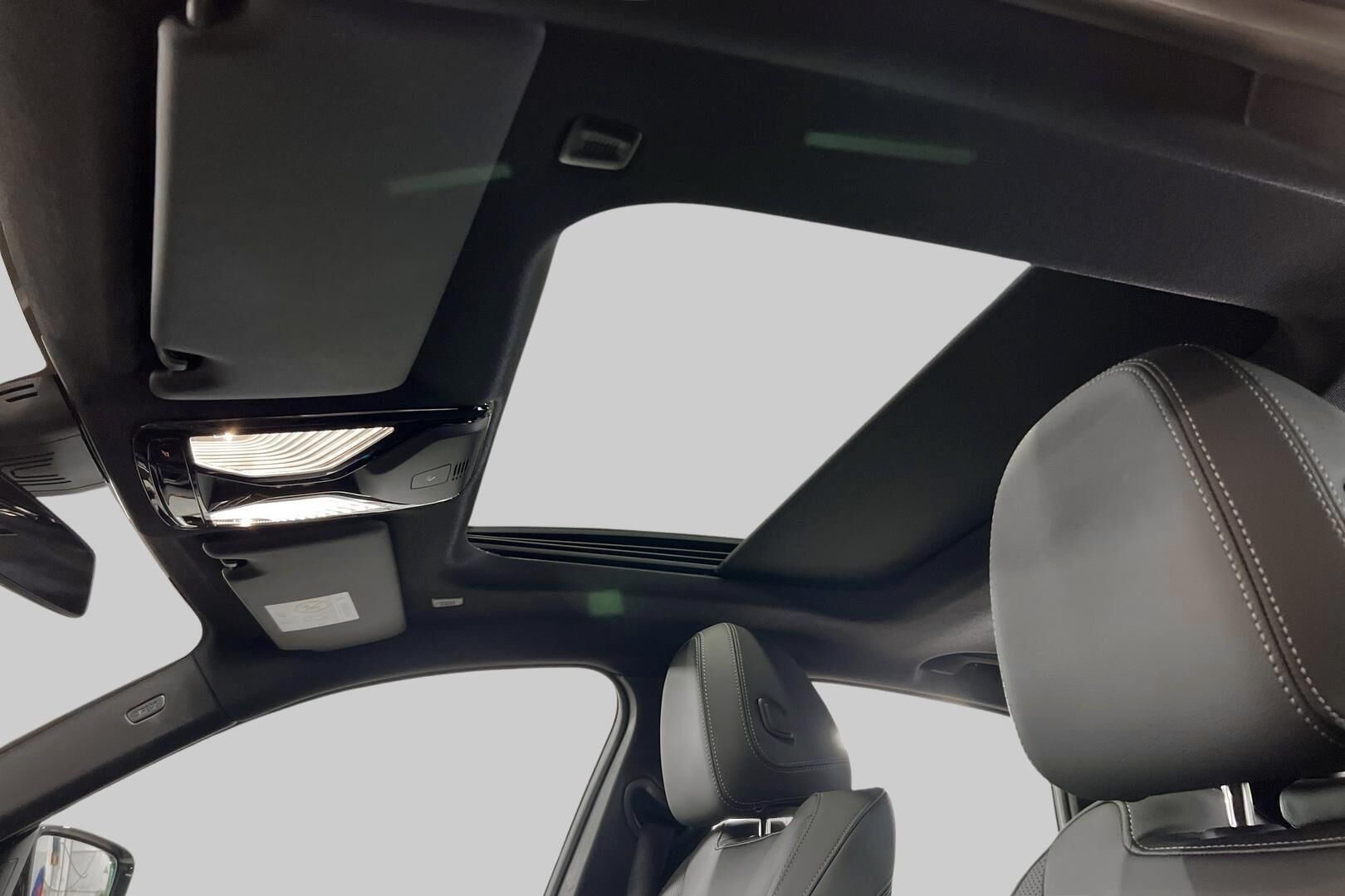 BMW i4 M50 iso kuva 28