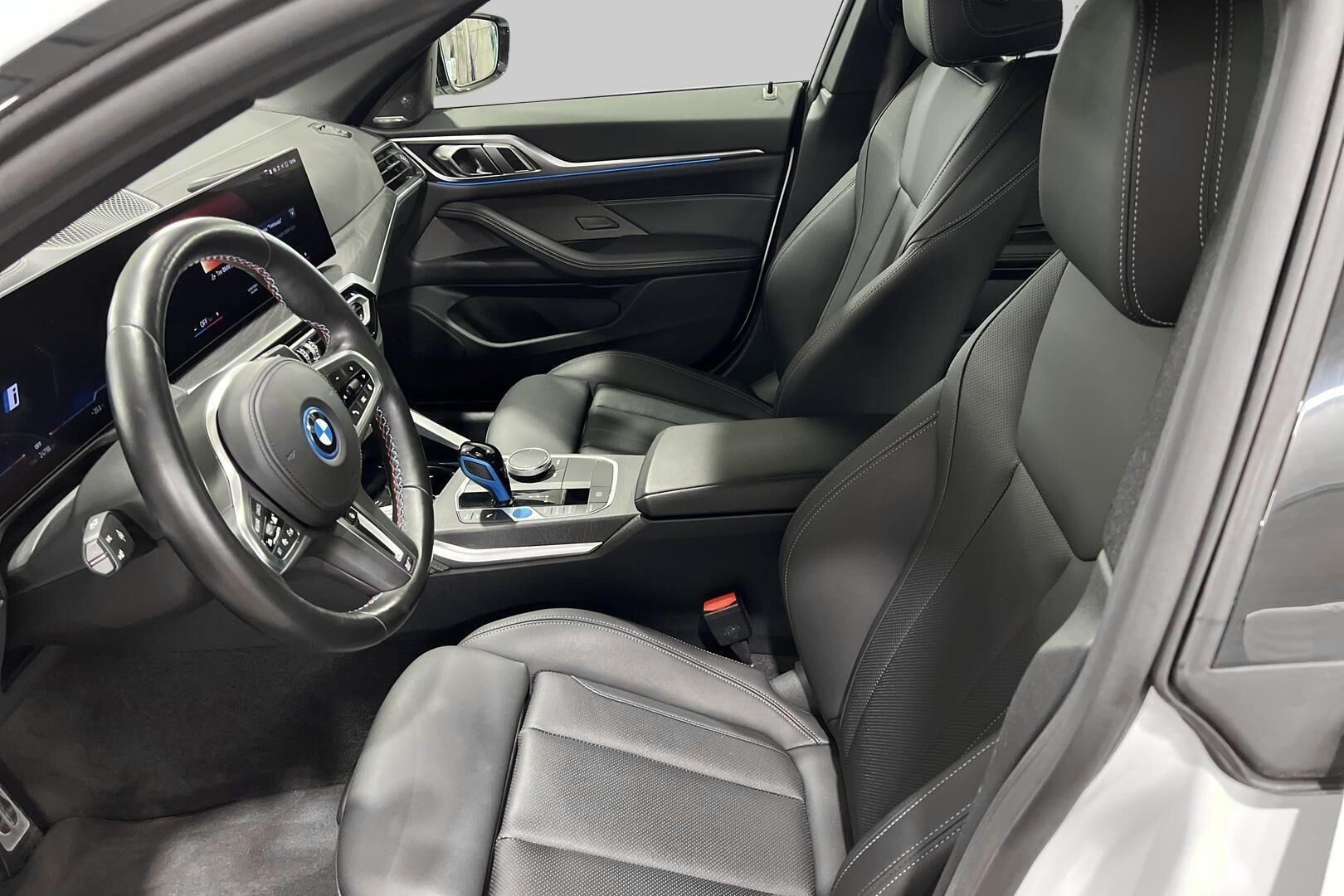 BMW i4 M50 iso kuva 8