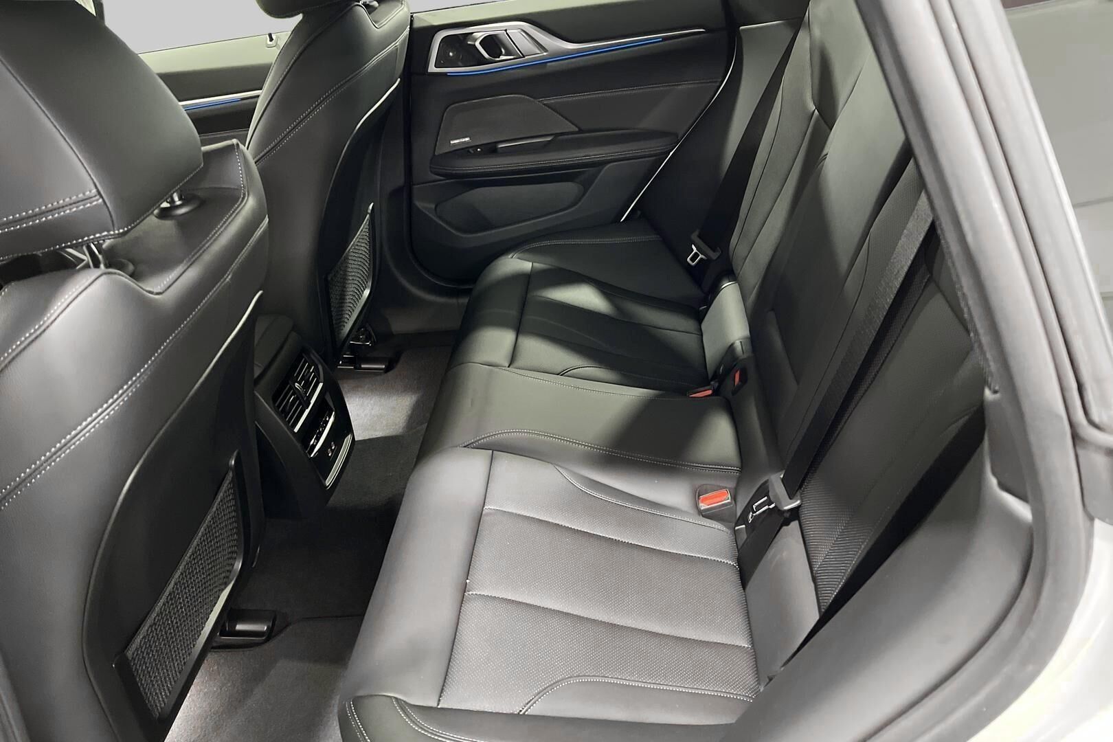 BMW i4 M50 iso kuva 9
