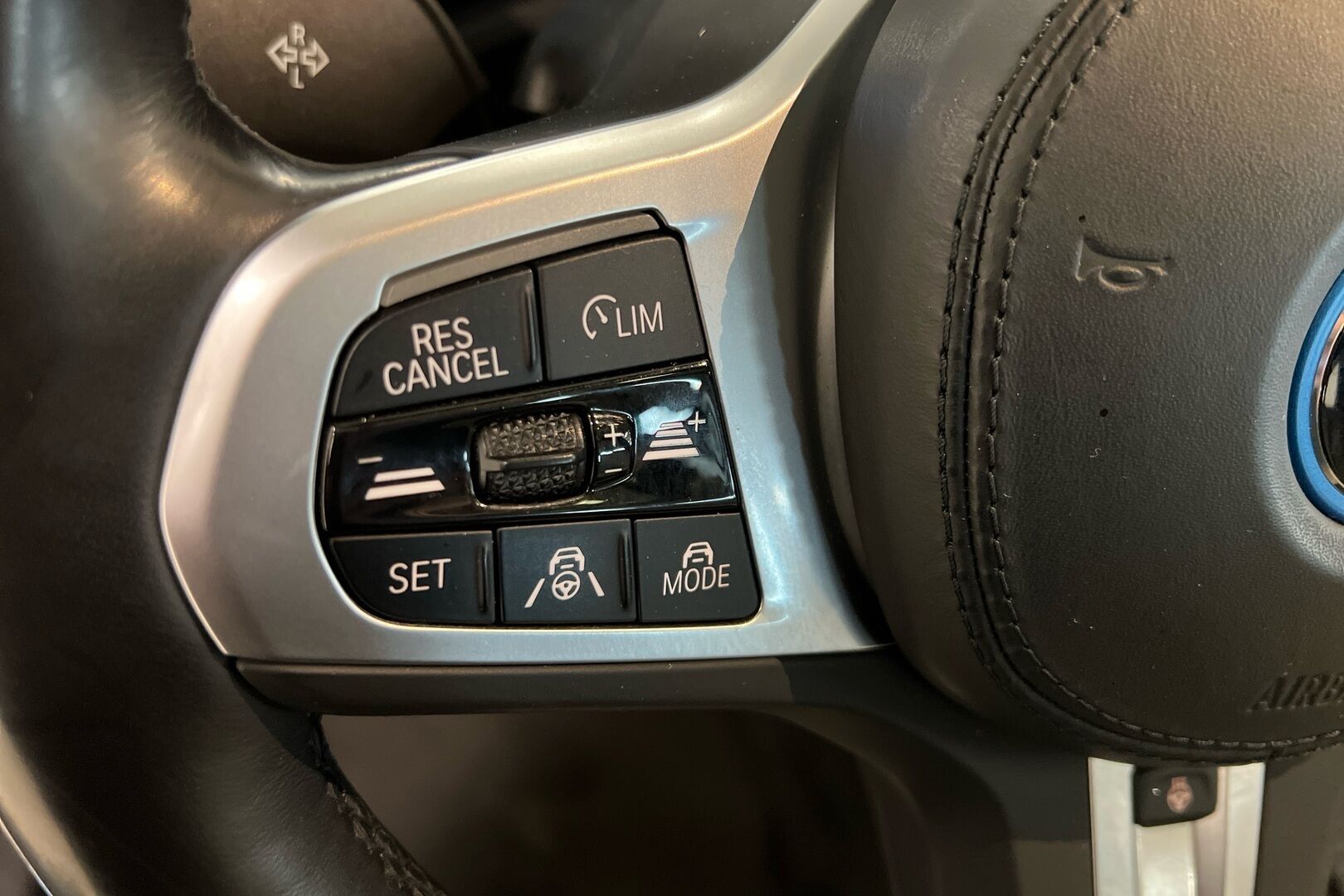 BMW iX3 iso kuva 18