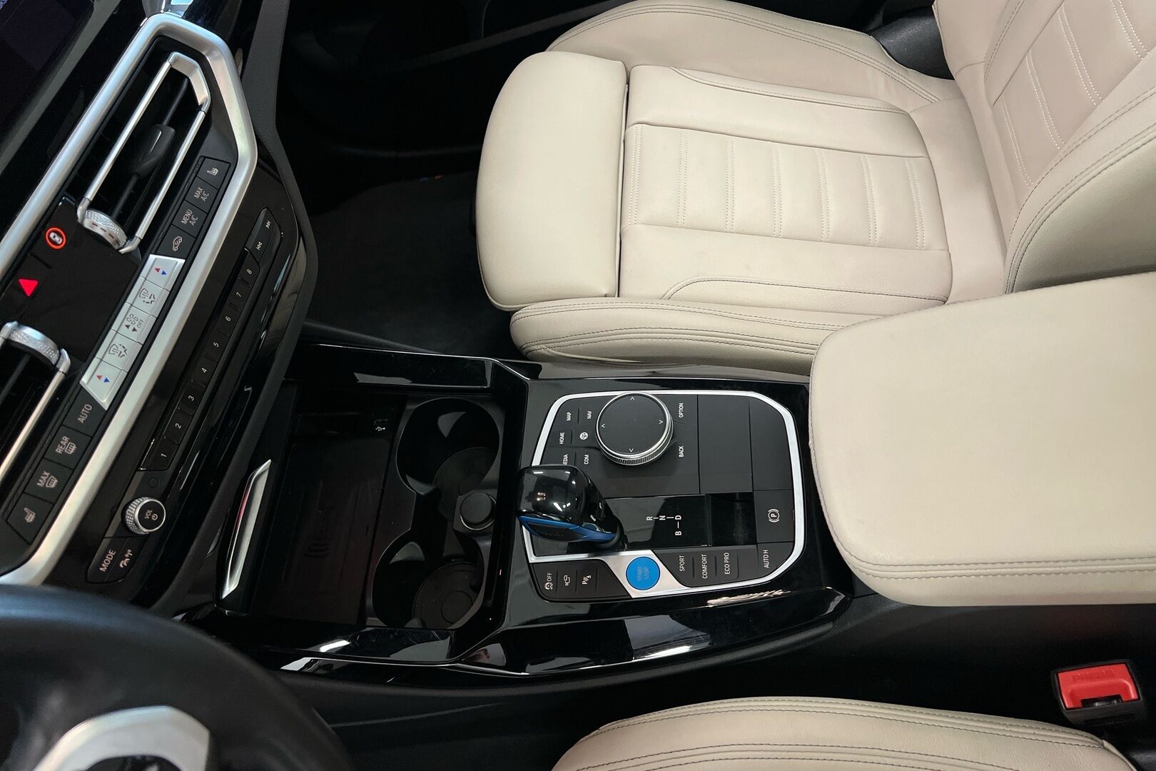BMW iX3 iso kuva 22