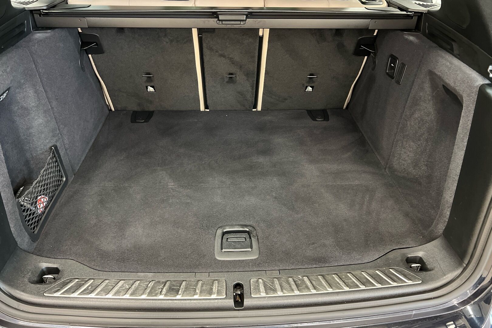 BMW iX3 iso kuva 9