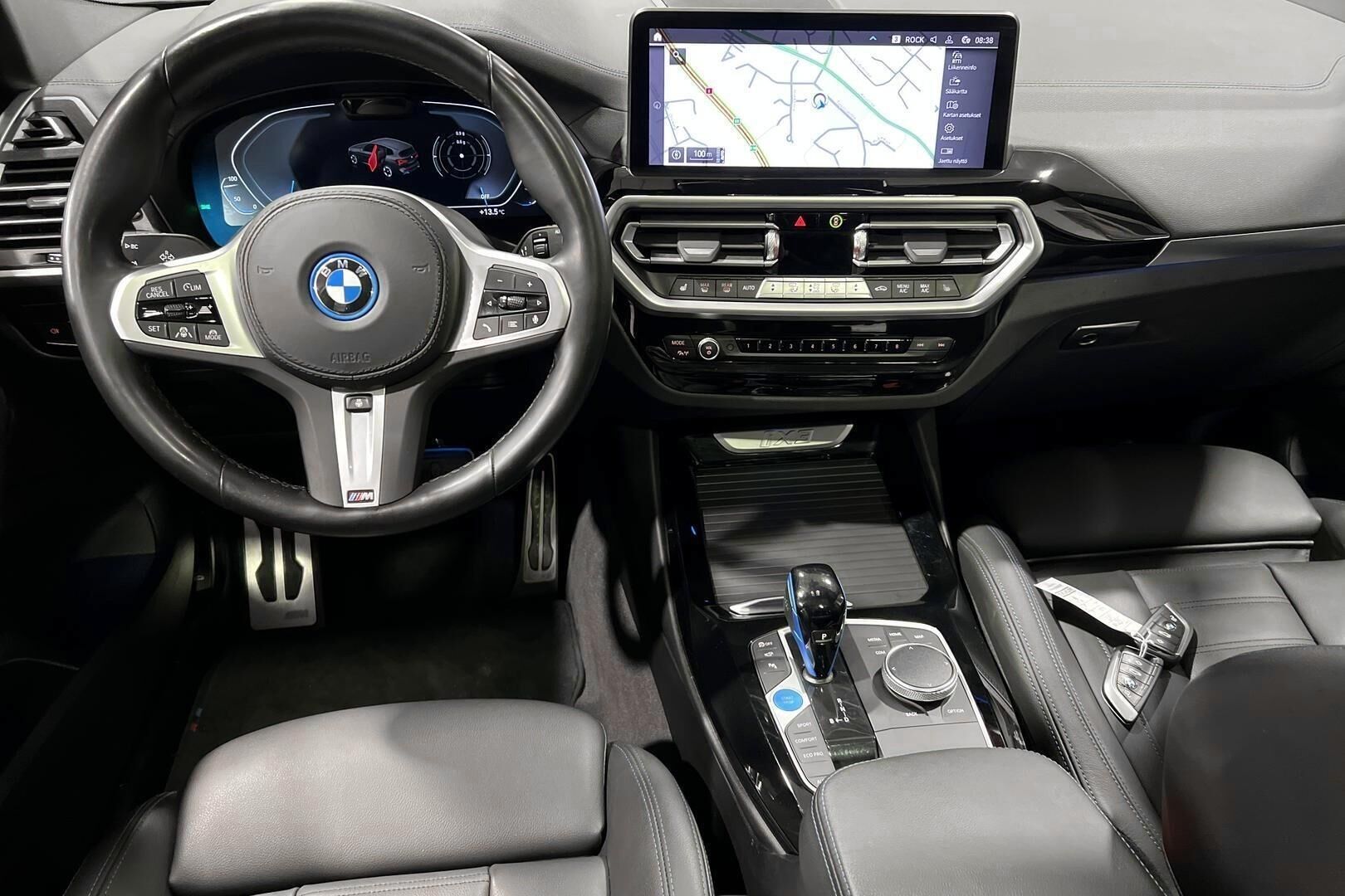BMW iX3 iso kuva 8