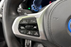 BMW iX3 esikatselu 14