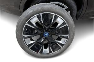 BMW iX3 esikatselu 21