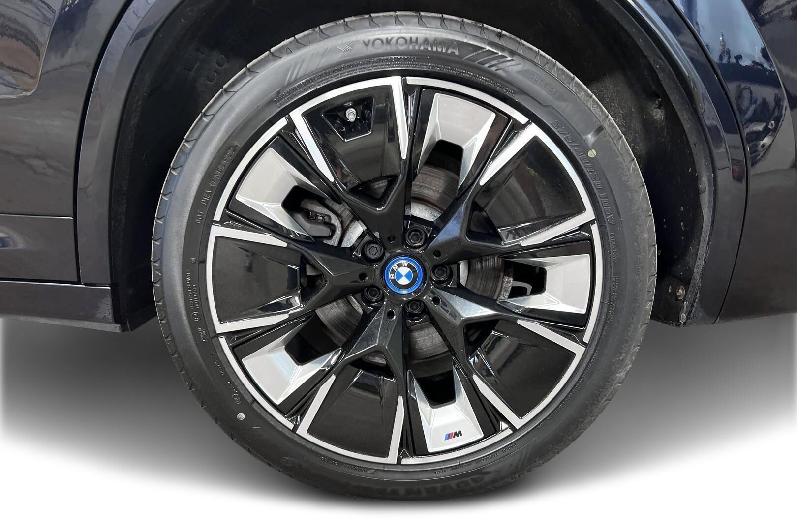 BMW iX3 iso kuva 12