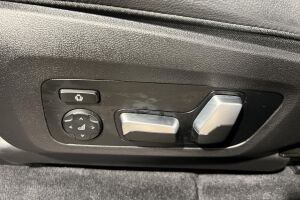 BMW iX3 esikatselu 14