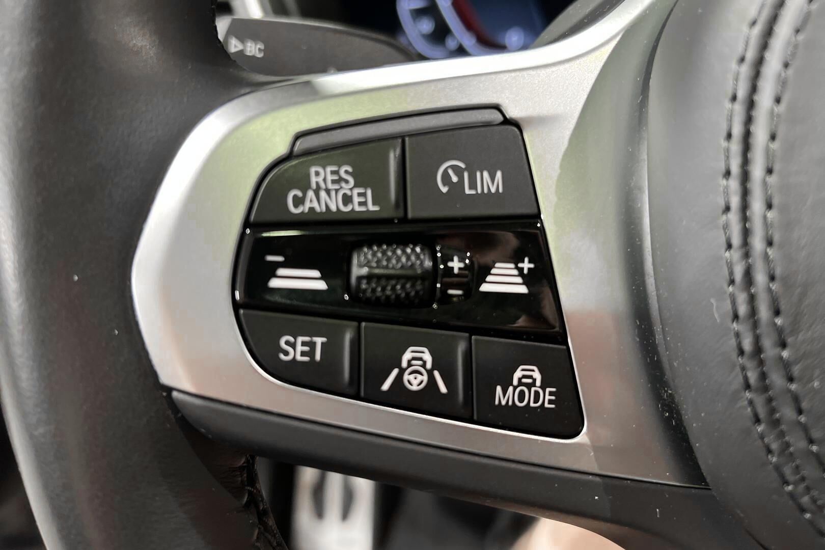 BMW iX3 iso kuva 17