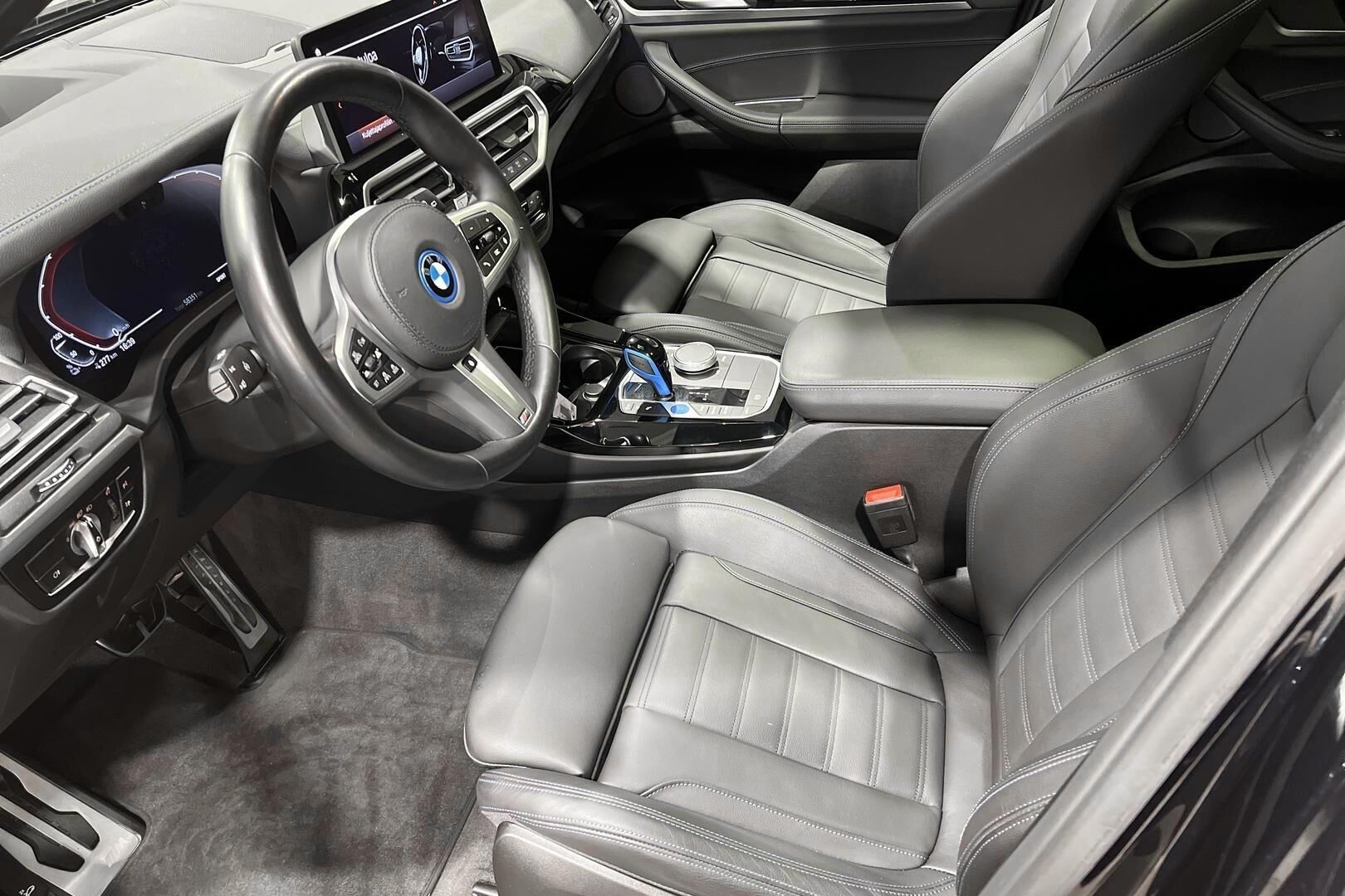 BMW iX3 iso kuva 8