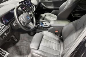 BMW iX3 esikatselu 8