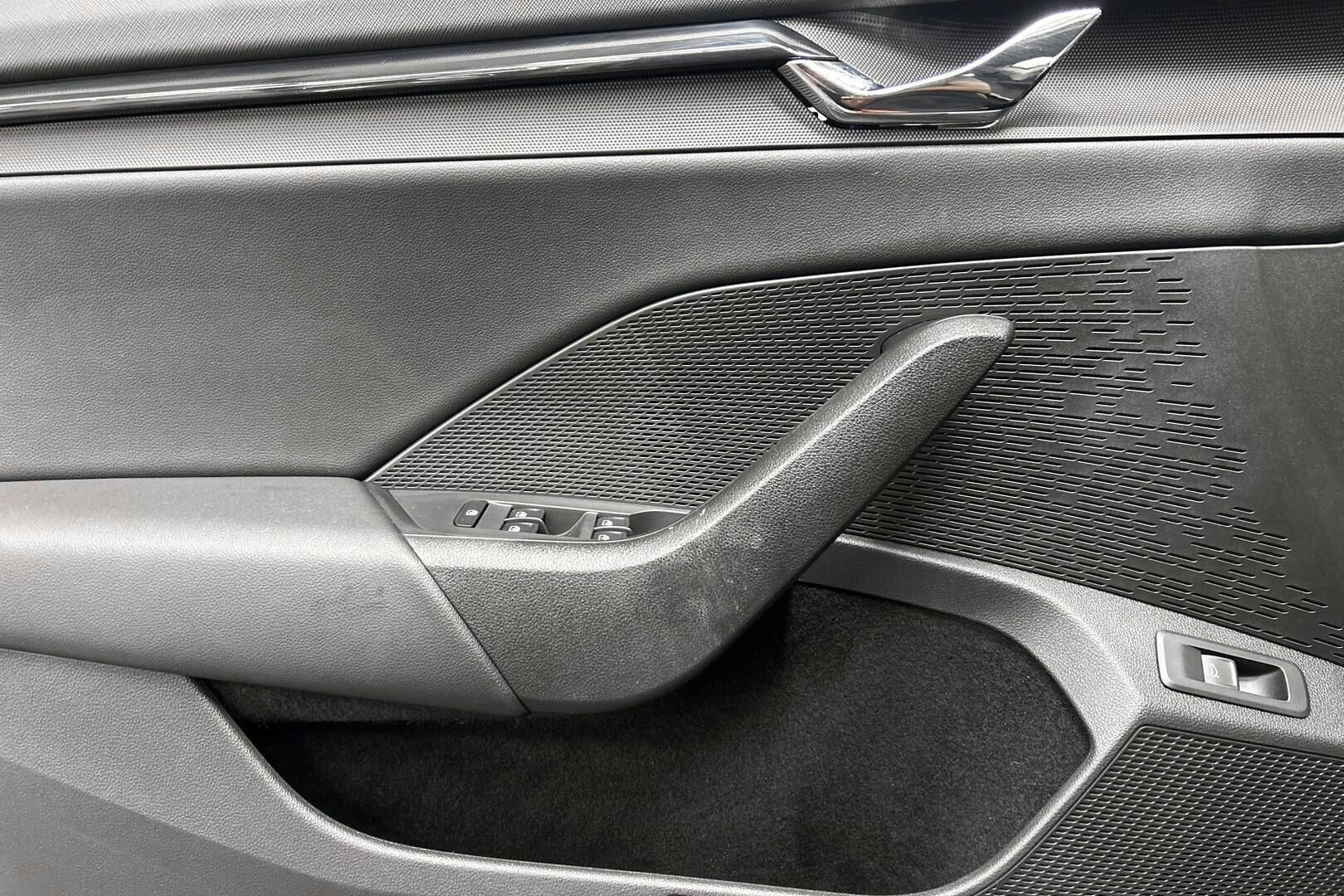 SKODA Octavia iso kuva 17