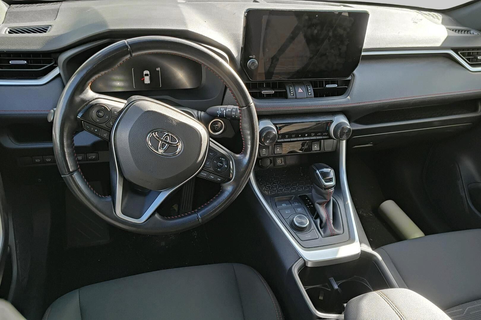 Toyota RAV4 Plug-in iso kuva 1