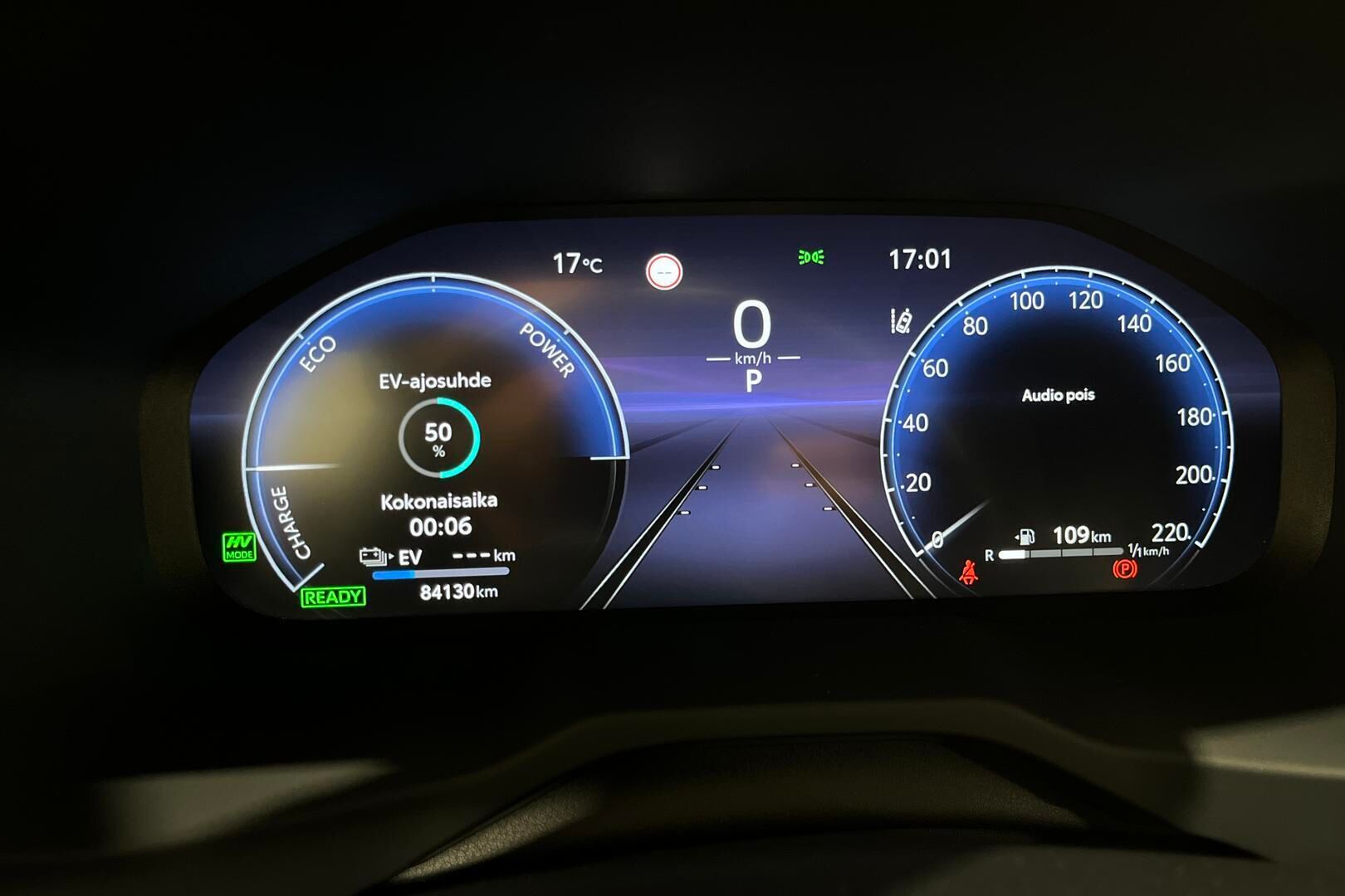 Toyota RAV4 Plug-in iso kuva 14