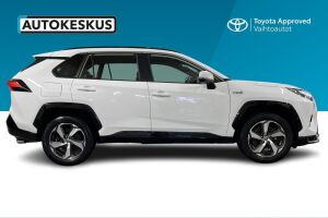 Toyota RAV4 Plug-in esikatselu 3