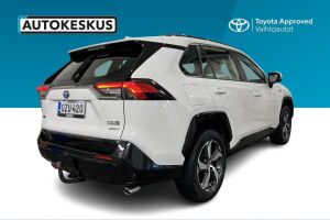 Toyota RAV4 Plug-in esikatselu 4