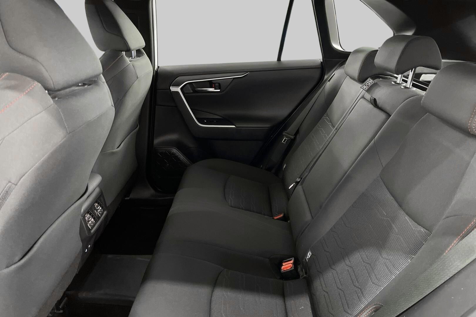 Toyota RAV4 Plug-in iso kuva 9
