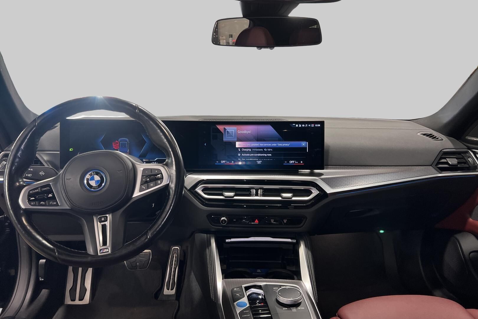 BMW i4 iso kuva 9