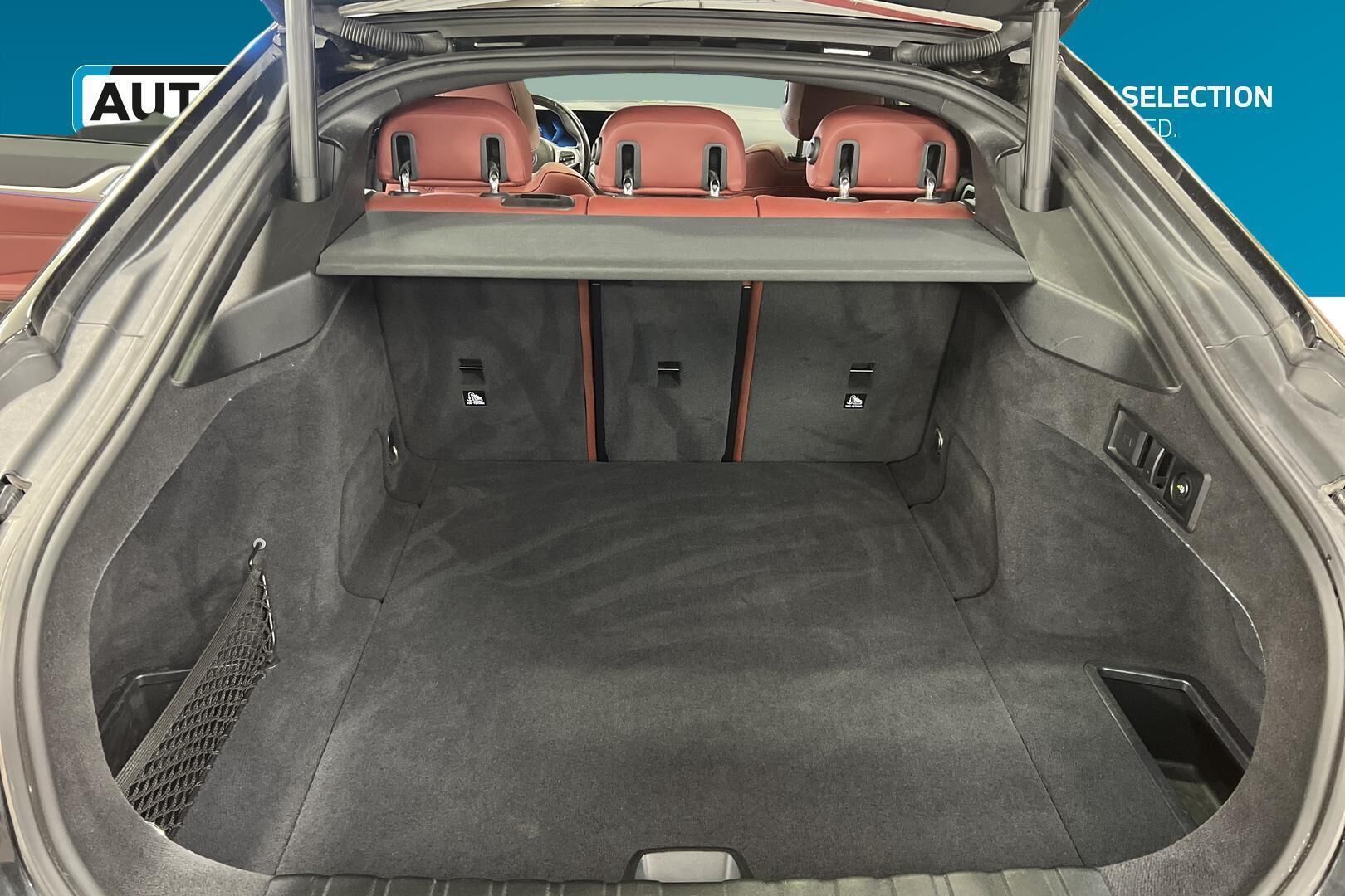 BMW i4 iso kuva 10