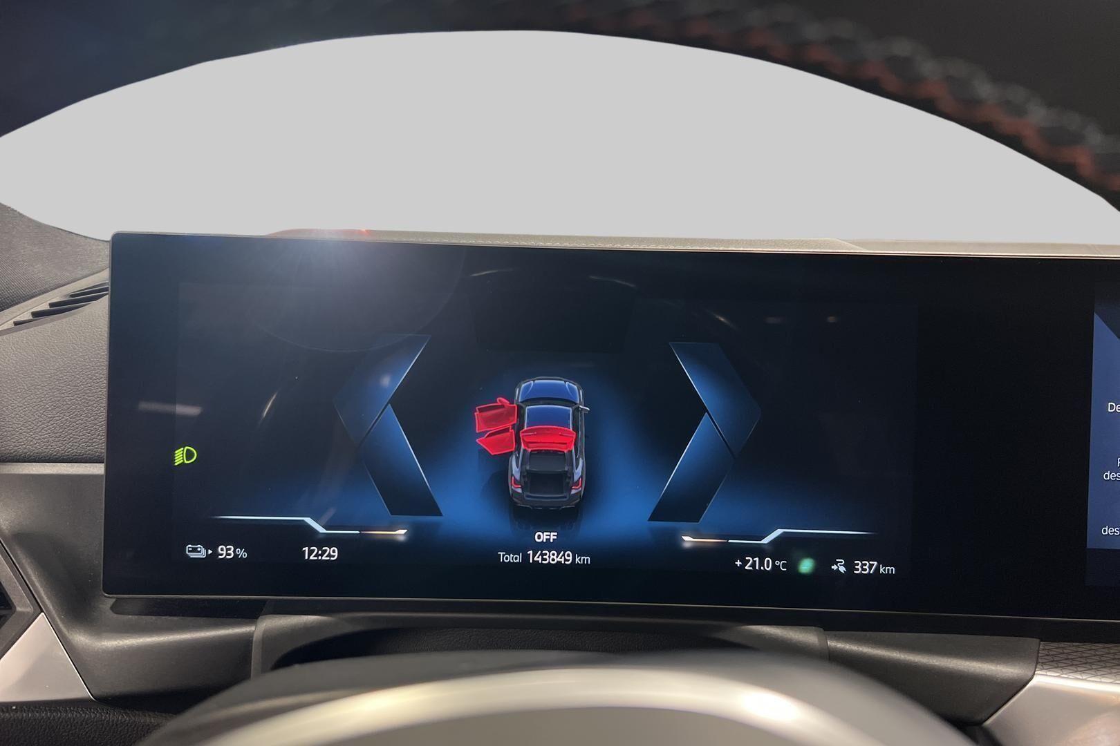 BMW i4 iso kuva 14